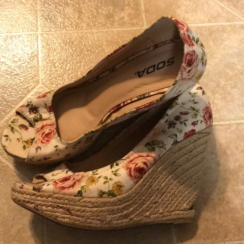 Wedge heels